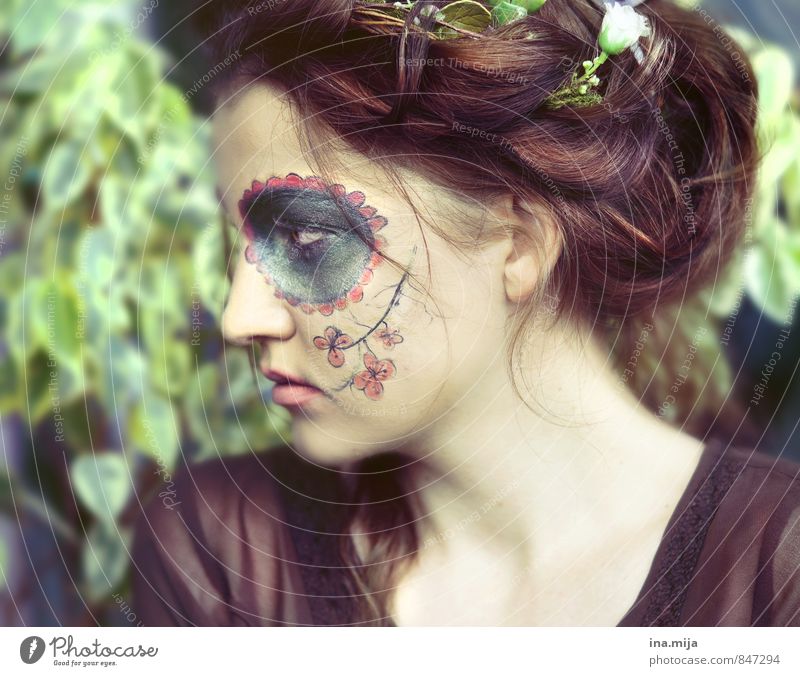 young woman with face paint Human being Feminine Young woman Youth (Young adults) 1 13 - 18 years Child 18 - 30 years Adults Artist Environment Plant