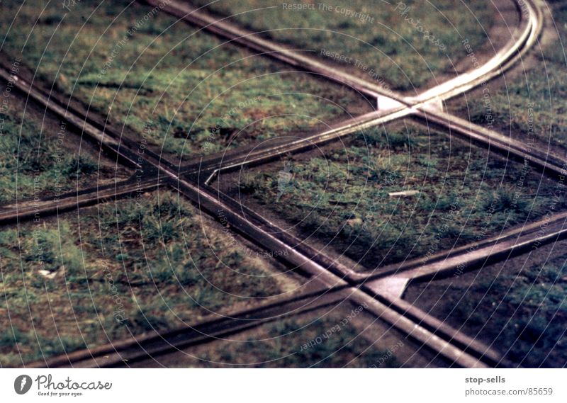 Meeting point Interface Cross Going Grass Railroad tracks Tram Pattern Rectangle Geometry Direction Difference Encounter Bend collide parallelogram digress Date