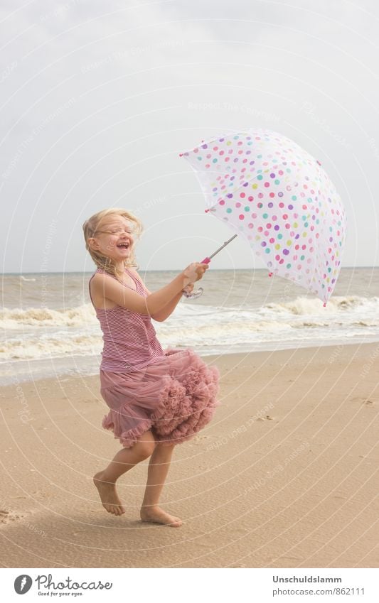 summer wind Lifestyle Joy Happy Playing Children's game Vacation & Travel Summer Summer vacation Beach Ocean Human being Girl Infancy 1 3 - 8 years Wind