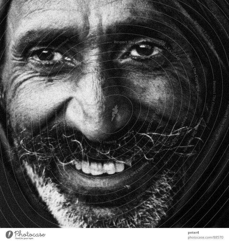 Moments 8 Foreign Homeless Foreigner Refugee Human being Eyes Black & white photo Laughter Joy Snapshot