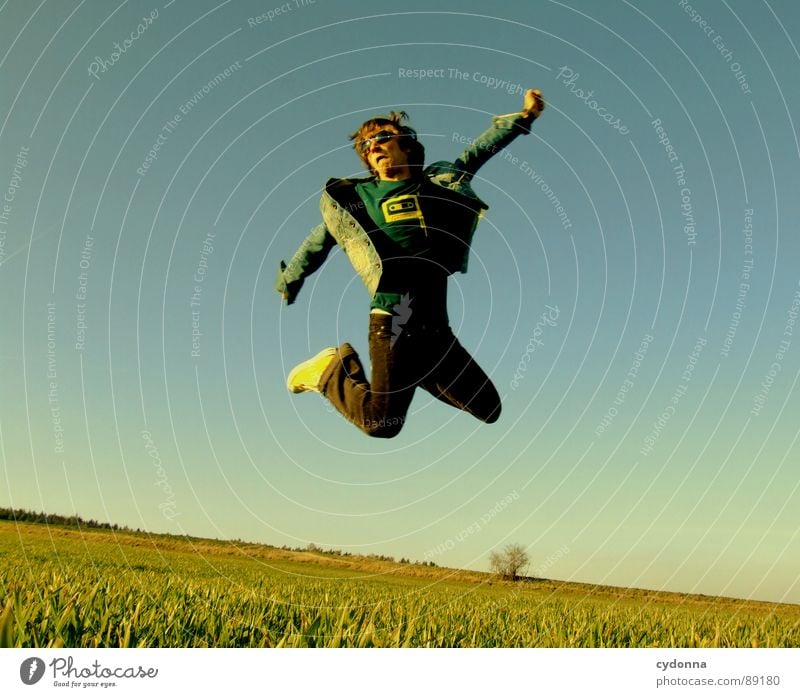 Jump into the field! VI Hop Spring Meadow Grass Green Style Sunset Posture Blade of grass Worm's-eye view Sunbeam Kick Martial arts Man Fellow Field Straddle