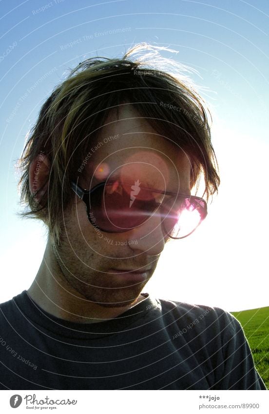 l.o.o.k.d.o.w.n. Self portrait Porno glasses Physics Man Sunglasses Eyeglasses Posture Unshaven Back-light Sunbeam Point of light Cool (slang)