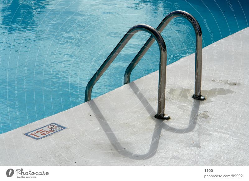pool access Swimming pool Water Light blue Pool ladder Edge Wet Summer Physics Vacation & Travel Smoothness Detail Basin Blue Handrail Warmth