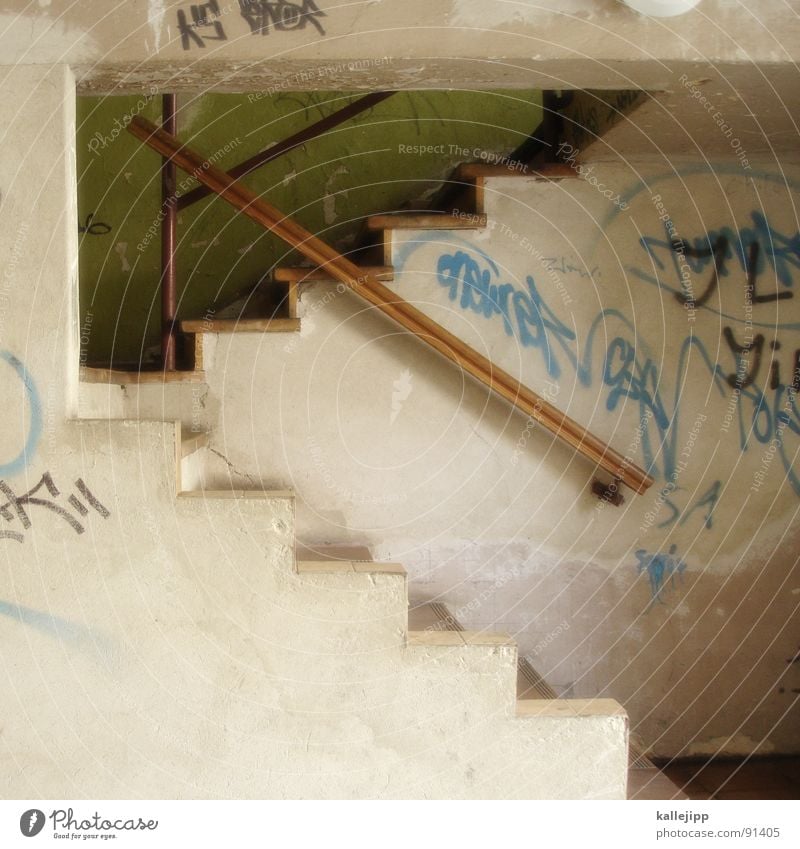 show staircase Staircase (Hallway) Entrance Way out Dirty Shabby Backyard Spray Graffiti Intoxicant Tagger Ascending Tenant Town house (City: Block of flats)