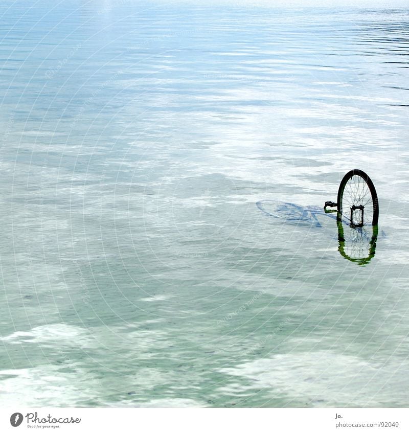 Bicycle in distress Lake Lac d’Annecy Mountain bike Parking lot Rust Water Underwater photo spieglung Maritime disaster