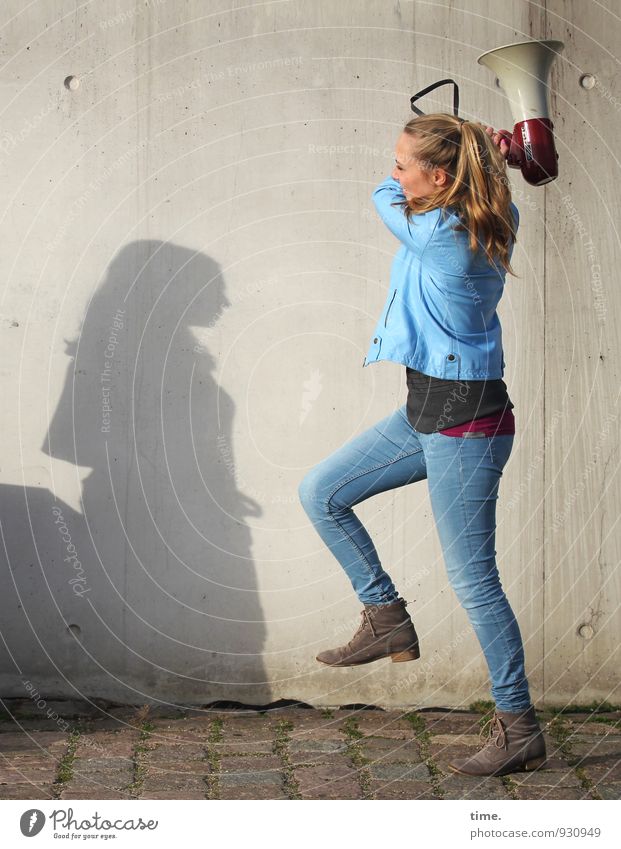 . Feminine 1 Human being Wall (barrier) Wall (building) Jeans Jacket Blonde Long-haired Braids Fight Honor Bravery Self-confident Power Willpower Lanes & trails