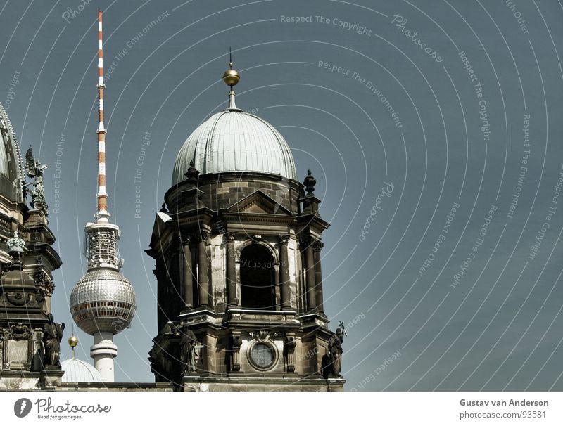 sky blue Green Roof Helmet Dark Places Clouds Domed roof Antenna Red White Concrete Natural stone Landmark Monument Blue Sky coin Stone Metal Tower Berlin alex