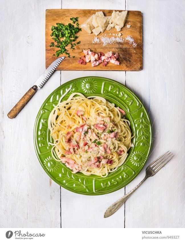 Spaghetti Carbonara in a green plate Food Meat Cheese Vegetable Dough Baked goods Herbs and spices Nutrition Lunch Dinner Organic produce Diet Italian Food