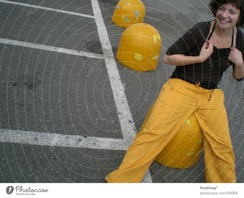 jello girl vs. urban art Yellow Parking lot Line Concrete Traffic infrastructure Signs and labeling stiffeners Street
