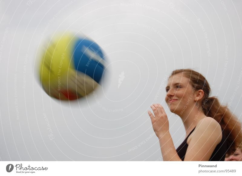 surprise Ball sports Surprise Speed Red-haired Freckles Beautiful Accident Situation Reaction Volleyball (sport) Lady Frightening Shock Captured perplexed Mole