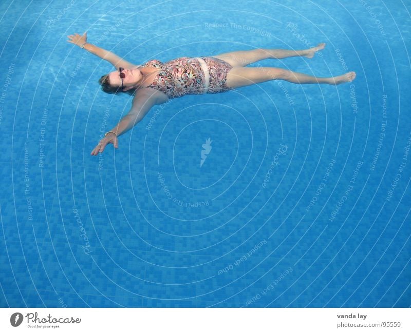 Dead in pool I Summer Swimming pool Vacation & Travel Ocean Swimsuit Bathroom Sunglasses Air Sunbathing Fat Woman Outstretched Wet Relaxation Water