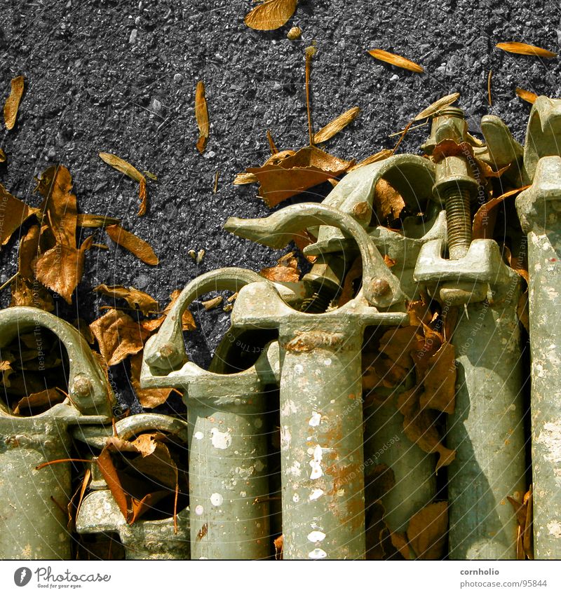 tubes Autumn Tin Steel Long Screw Scaffolder Leaf Concrete Obscure Closure Iron-pipe Rough