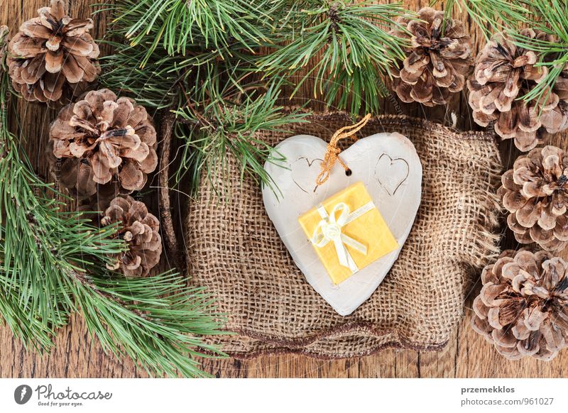 Christmas gift Lifestyle Decoration Wood Ornament Heart Authentic Uniqueness Natural Brown Green Tradition burlap December Gift Home-made Horizontal