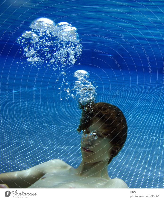 blubb blubb Underwater photo To enjoy Pleasant Swimming pool Worms Open-air swimming pool Lacking Water Slowly Aquatics Sports Playing Youth (Young adults) Blue