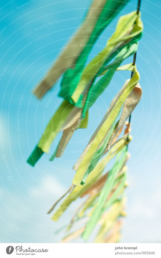 mild breeze Cloth Friendliness Blue Yellow Green Happy Joie de vivre (Vitality) Spring fever Optimism Creativity Ease Clothesline String Gift wrapping Flag