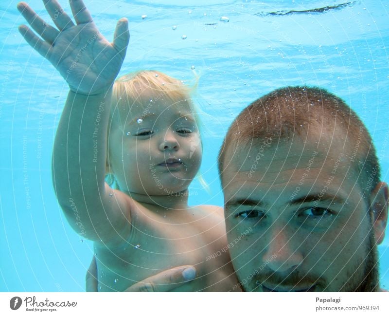 Submerged Swimming & Bathing Dive Human being Masculine Feminine Child Girl Father Adults Family & Relations Face 2 1 - 3 years Toddler 30 - 45 years Wet