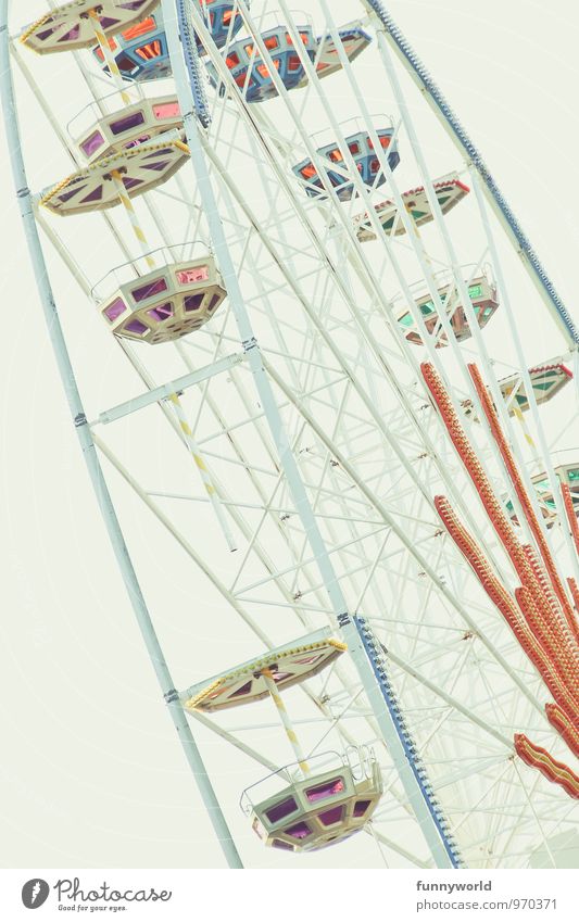 \ Fairs & Carnivals Above Under Joy Joie de vivre (Vitality) Ease Ferris wheel Large Colour photo Exterior shot Day Sunlight Worm's-eye view
