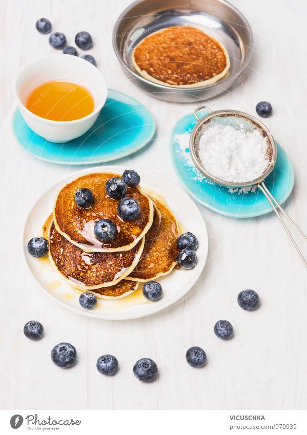 Breakfast with pancakes and blueberries Food Fruit Dough Baked goods Dessert Nutrition Crockery Bowl Pan Style Design Healthy Eating Interior design Kitchen