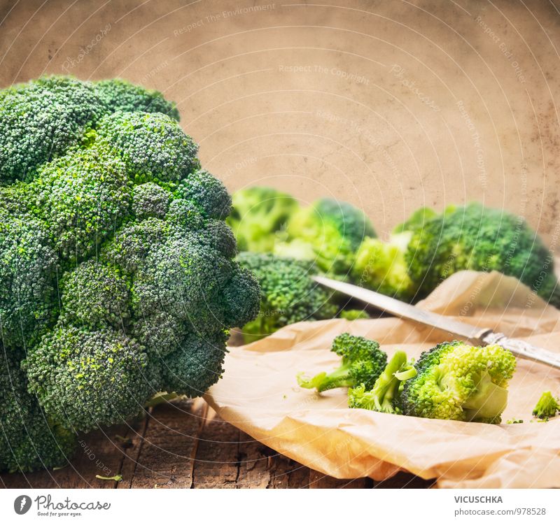 Broccoli on the table with knife Food Vegetable Nutrition Organic produce Vegetarian diet Diet Knives Style Design Healthy Eating Life Leisure and hobbies