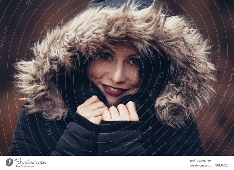 ... Human being Feminine Young woman Youth (Young adults) Woman Adults Life Head 1 18 - 30 years Jacket Hooded (clothing) Emotions Moody Happy Happiness