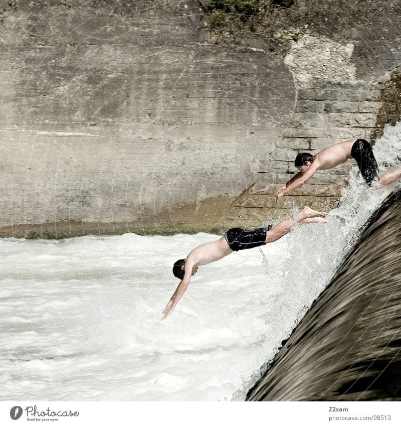 Isar Jumper IX Summer White crest Body of water Bavaria Munich Headfirst dive Together 2 Downward Wall (building) Wall (barrier) Dangerous Ascending Go up