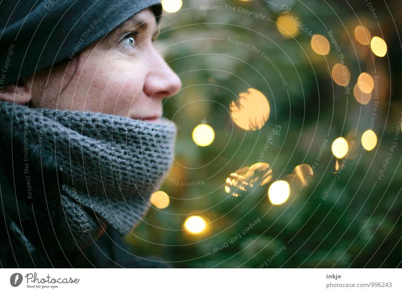 So I'm looking forward to Christmas! Lifestyle Joy Leisure and hobbies Christmas & Advent Woman Adults Face 1 Human being 30 - 45 years Winter Scarf Cap Blur