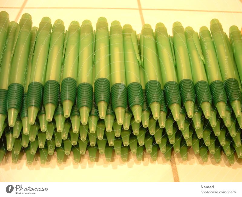 100 green kullis. Ballpoint pen Green White Flow Bathroom